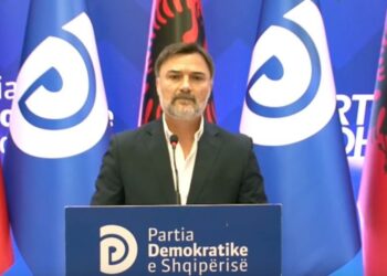 “Kambanë alarmi për qytetarët e zakonshëm”, vrasja e efektivit në Fier, reagon Alibeaj: PD i kërkon organeve kompetente zbardhjen e ngjarjes së rëndë