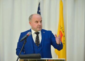 “PLL është parti e njerëzve të lirë”, Kryelegalisti Axhami: Koha për t’u mbështetur në vlerat konservatore, duhet rikthyer besimi i popullit në Zot!”PLL është parti e njerëzve të lirë”,