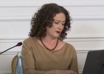 Argita Malltezi i rrëfen të gjitha, nga izolimi i babait dhe bashkëshortit, protestat te Bashkia e Tiranës, tek e ardhmja politike