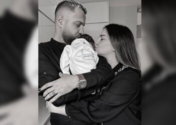 Kiara Tito publikon foton e parë familjare pas ardhjes në jetë të vajzës Luna Mari