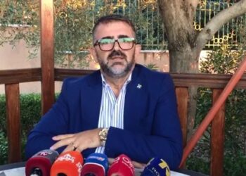 Takimi i Ramës me “emigrantët”, reagon ashpër ish-deputeti, Ndocaj: Një maskaradë e turpshme me patronazhistë, të mblidhemi dhe ta shporrim!