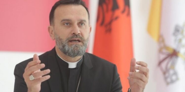 Nga Dom Gjergj Meta: Një provokim pa shije në tarracën e një Bashkie