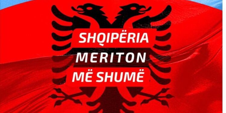 “Shqipëria meriton më shumë”| Basha me 100 ekspertë në zemër të simbolit kombëtar. Ja simbolika kuqezi e demokratëve…