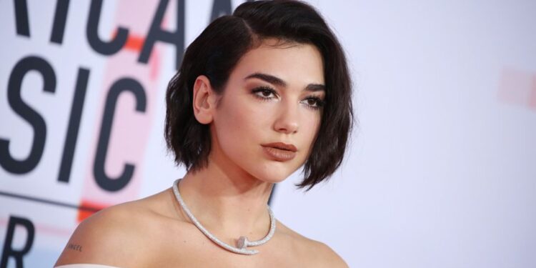 Dua Lipa nuk ndalet! Ylli shqiptar thyen një tjetër rekord, është zyrtarisht artistja e parë në histori me…