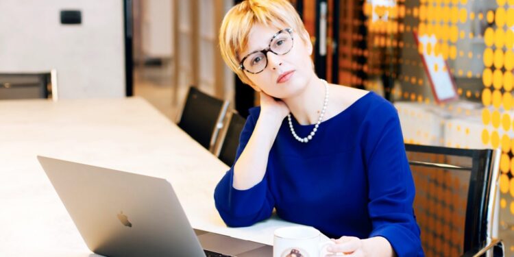 Ndërsa në stadium këndohej -” oh sa mirë me ken shqiptar, unë mendoja – oh sa mirë që nuk jam tifoze!