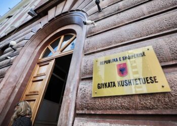 Gjykata Kushtetuese rrëzon ligjin mbi tatimin për profesionet e lira
