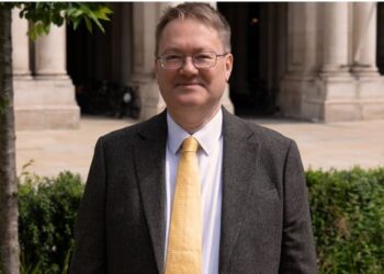 Emërohet ambasadori i ri Britanisë së Madhe në Shqipëri, diplomati britanik që shërbeu edhe në Prishtinë