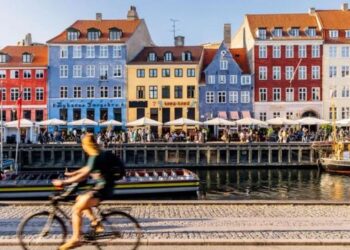 Danimarkë/ Turistët që mbledhin mbeturina në Kopenhagë do të shpërblehen!