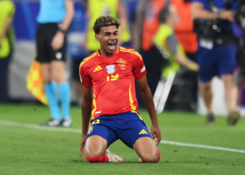 Lamine Yamal thyen rekordin e Pelé