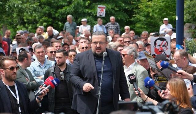 Teliti thirrje qytetarëve: Të protestojmë sot, qeveria teknike dhe rotacioni politik janë emergjencë kombëtare