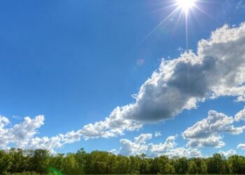 Mot me kthjellime dhe vranësira, temperaturat arrijnë deri në 32°C
