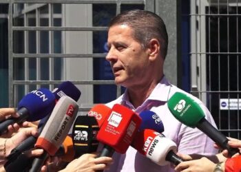 FOTO E DITËS: Momenti kur Pjerin Ndreu del nga SPAK: Jam në hetim për shpërdorim detyre, është një kallëzim nga PD