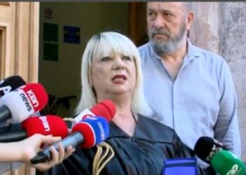 “Kam një foto ku pist*oletën ia kam vënë në kokë Edi Ramës”, Adriana Kalaja merret në hetim për deklarata kërcënuese