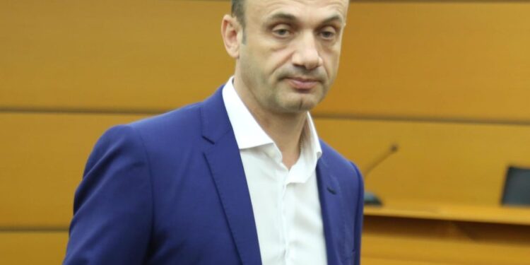 Zbërthimi i bisedave nxori zbuluar Aurel Zarkën! Ja dosja ku ishte i përfshirë kryeprokurori i Vlorës