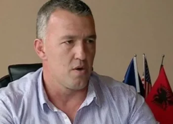 Lirohet nga burgu Erzen Breçani.