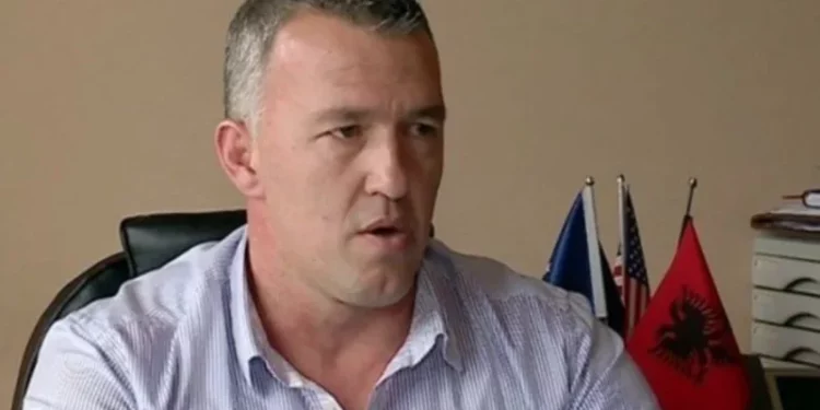 Lirohet nga burgu Erzen Breçani.