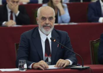 “Disa nuk e meritojnë”/ Rama-deputetëve: Nga sot deri në zgjedhje jeni në test për një vend në listë