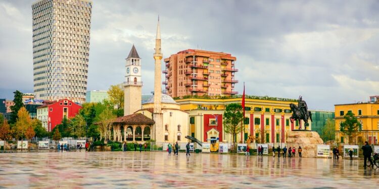 DRAMË SHQIPTARE/ Po mbeten pa banorë, 5 bashkitë që rrezikojnë shkrirjen!