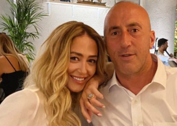 Anita tregon se çfarë i pëlqen më shumë në trupin e Ramushit