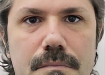 E RËNDË/ Vetëhidhet nga pallati, humb jetën Olsi Ibro, ishte në kërkim për mashtrim me mikrokreditë