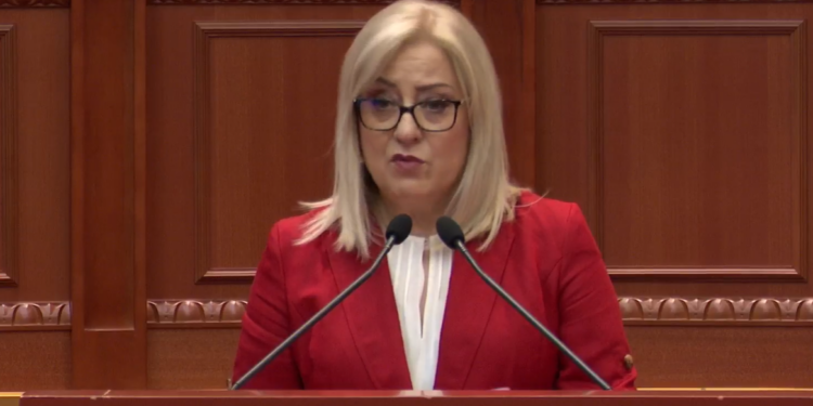 Lindita Nikolla njofton largimin nga posti i Kryetares së Kuvendit