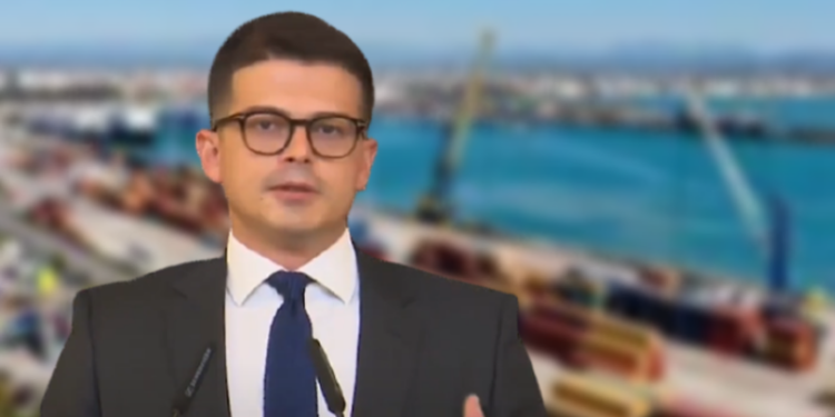 Ministri i Mbrojtjes së Shqipërisë ka nënshtetësi….greke! Në 2015-ën Greqia e thirri për të kryer shërbimin ushtarak