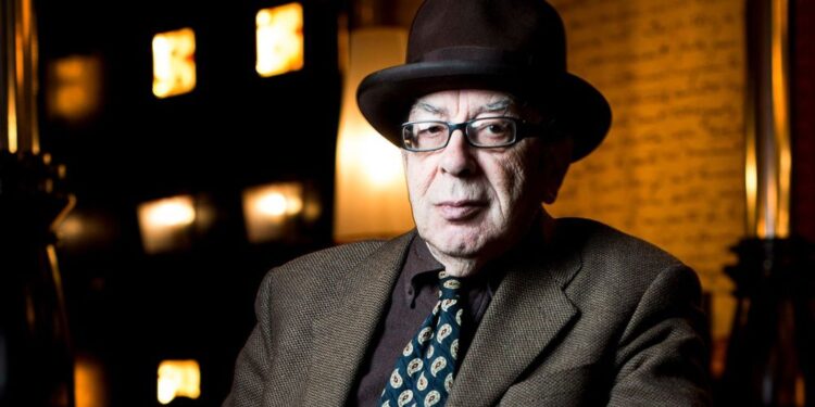 Ndahet nga jeta kolosi i letrave, Ismail Kadare