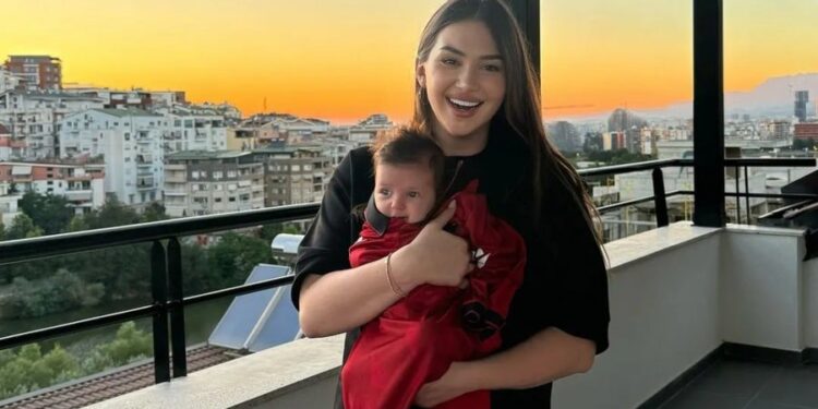 Kiara Tito bie ‘në hall’ me vajzën e saj, ja problemi që e shqetëson