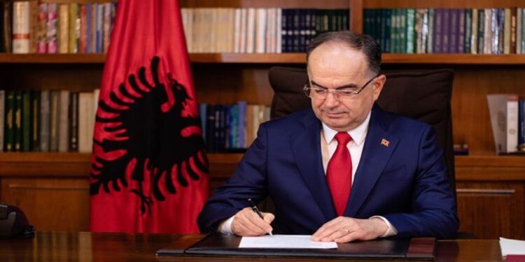 Himara në zgjedhje në 4 gusht, presidenti Begaj nxjerr dekretin