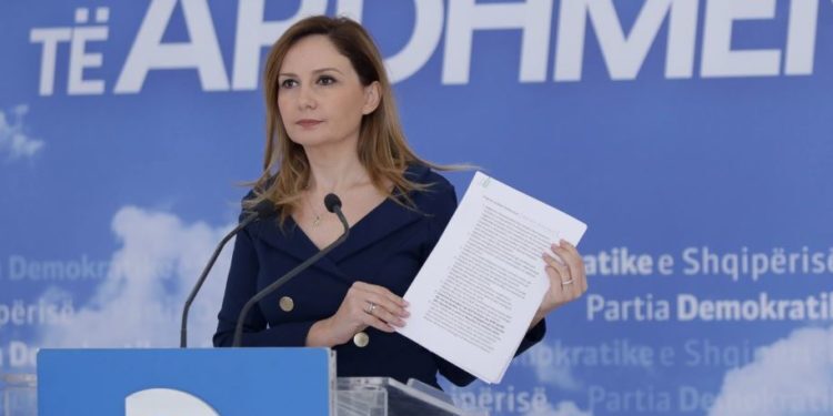 Tabaku fton profesionistët e lirë t’i bashkohen PD: Të rrëzojmë një sistem të pandershëm taksimi