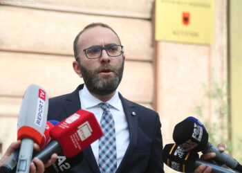 Spiropali nuk mbledh Kuvendin, reagon Bardhi