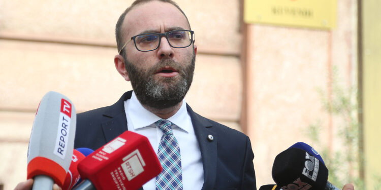 Spiropali nuk mbledh Kuvendin, reagon Bardhi