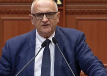 Vasili: Kemi qeverisje plehrë, 816 mbetje toksike kalojnë nga Porti i Durrësit
