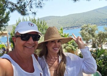 Ardit Gjebrea: Shihni cilën takova krejt rastësisht gjatë pushimeve jashtë Shqipërisë?!