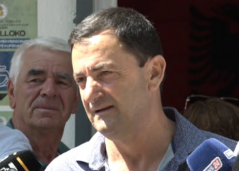 “Më urove në telefon për fitoren por…”/ “Përplasen” virtualisht Vangjel Tavo me Petraq Gjikurinë, ja mesazhet në…