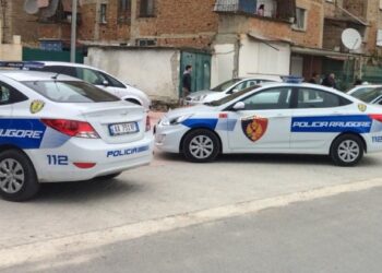 I shantazhonin se do t’u nxirrnin foto dhe video intime vajzave, arrestohen dy të rinj në Tiranë (u kërkonin para)