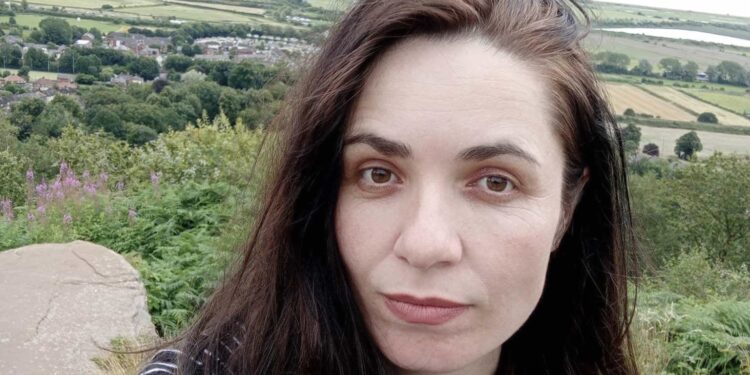 Suplementi letrar/ “Përtej”-poezi nga Mevi Rafuna