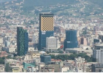 Shpopullimi i vendit dhe pastrimi i parave/ Kryeson Tirana, 170 mijë banesa në Shqipëri janë bosh