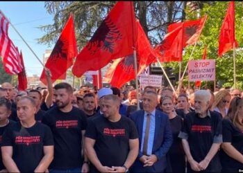 ‘Duam libra shqip!’, shqiptarët në Bujanoc protestojnë kundër Vuçiç: Stop diskriminimit!