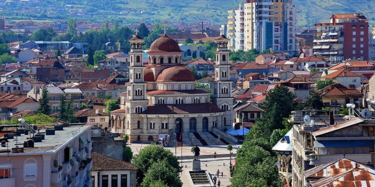 Bie lindshmëria në 8 qarqe për 3 mujorin e dytë të vitit 2024, Korça 187 vdekje më shumë sesa lindje