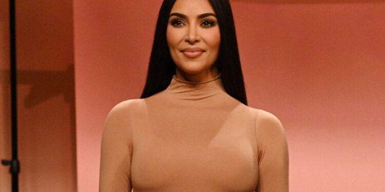 Kim Kardashian e thotë hapur: Fëmijët e mi përpiqen të më takojnë me meshkuj