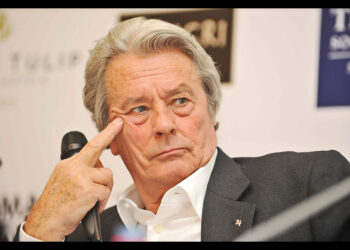 Ndalon zemra e legjendarit të filmit francez, Alain Delon