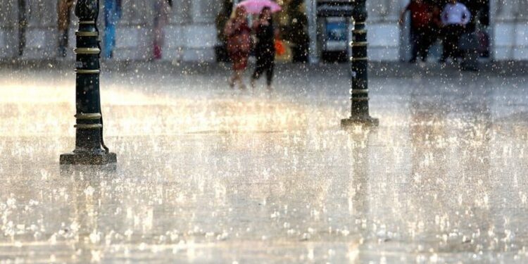 Ulen temperaturat? Meteorologia: Moti nesër me reshje shiu e breshëri në formë stuhie