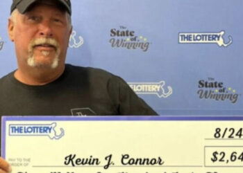 Luajti për 30 vjet të njëjtat numra në lotari, rasti i amerikanit që fitoi miliona dollarë do t’ju habisë