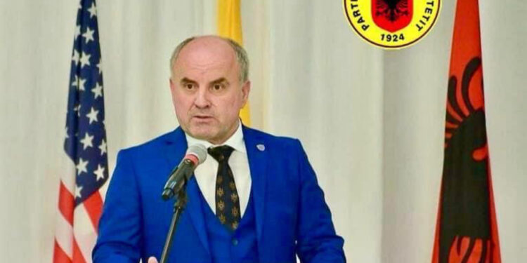 Protesta e banorëve të Fushë-Krujës, reagon krylegalisti Axham: Të heqim qeverinë e të hapim rrugët tona!