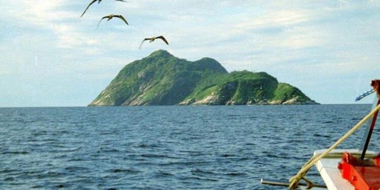 Ishulli i rrezikshëm ku nuk lejohet të shkelë njeriu