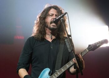 Këngëtari i njohur pranon publikisht tradhtinë: Jam bërë baba i një vajze jashtë martesës!