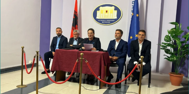 Krijohet POLI i ri brenda opozitës, Dashamir Shehi: Jemi për lista të hapura