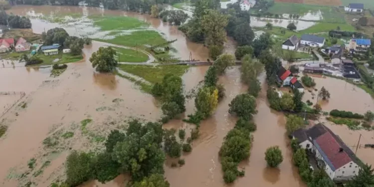 Polonia shpall gjendjen e fatkeqësisë natyrore, pas përmbytjeve masive