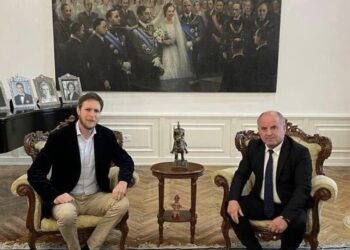 Kryelegalisti Axhami/ Çdo fushatë denigruese kundër Princit të Kurorës, me prapavijë të thellë politike.